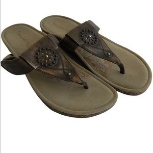 Sandalistas by Aetrex Emily Series Bronze Leather Thong Sandals Size 8 #SC34